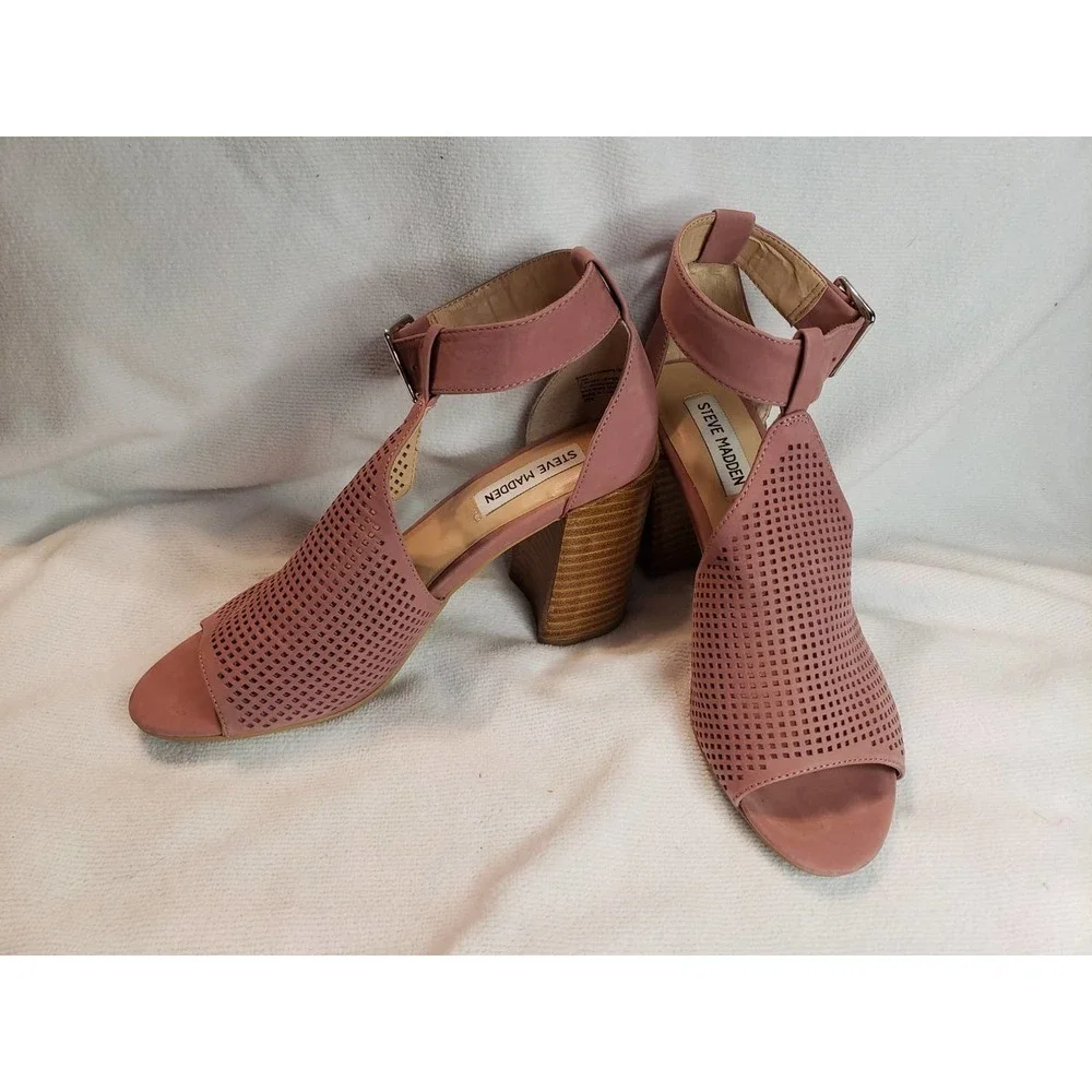 Steve Madden EUC pink/blush 7 1/2 block heel open toe shoe